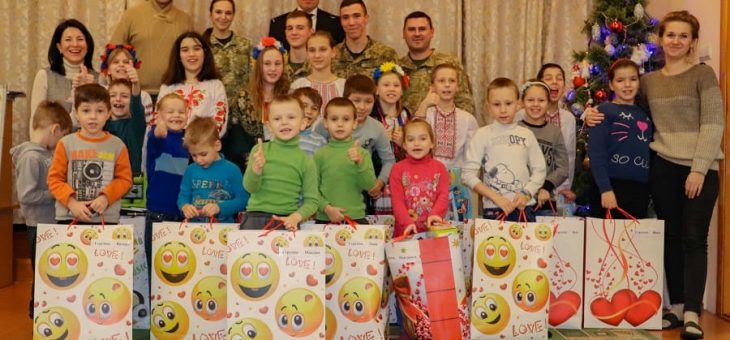 НОВОРІЧНЕ ПРИВІТАННЯ ВИХОВАНЦІВ «МІСТА ЩАСЛИВИХ ДІТЕЙ»